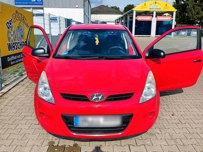 Gebraucht Hyundai i20 Comfort 81 PS (59 kW) 2009 Rot Coupé