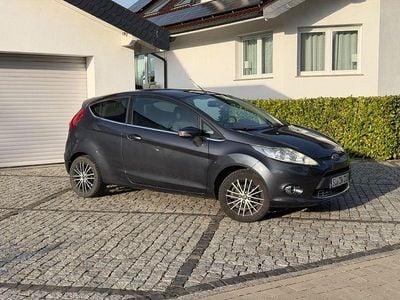 Grau Gebraucht 2009 Ford Fiesta Limousine | 2.999 € (Superpreis)