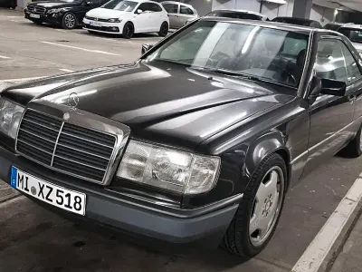 Gebraucht Mercedes 220 150 PS (110 kW) 1993 Schwarz Coupé