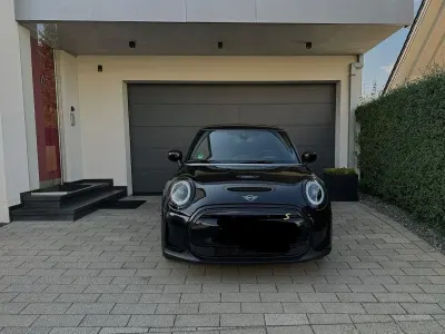 Gebraucht Mini Cooper SE Classic 135 kW (184 PS) 2022 Schwarz Kleinwagen