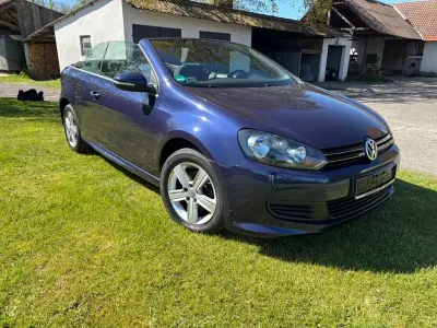 Usata VW Golf Cabriolet R-line 105 CV (77 kW) 2016 Blu Cabrio