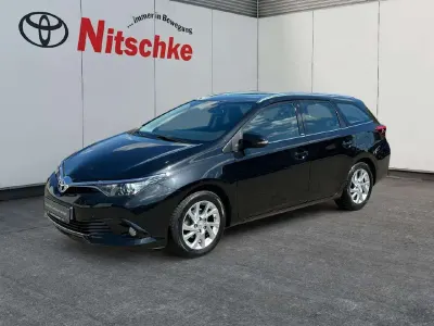 Gebraucht Toyota Auris Business Edition 116 PS (85 kW) 2016 Black mica / ink Kombi