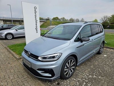 Silber Gebraucht 2024 VW Touran Highline Van / Kleinbus | 36.998 € (Fairer Preis)
