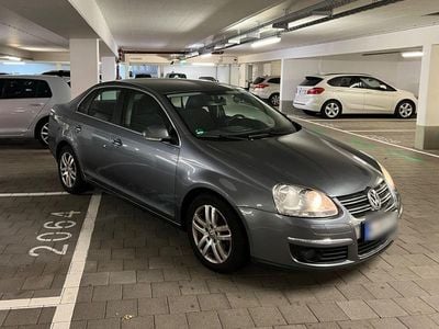 Usata VW Jetta Comfortline 105 CV (77 kW) 2007 Grigio Berlina
