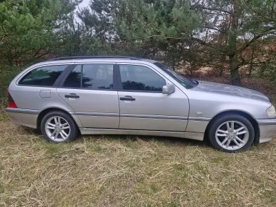 Gebraucht Mercedes C240 170 PS (125 kW) 1999 Andere farben Limousine