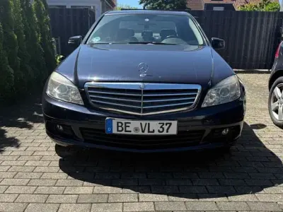 Gebraucht Mercedes C180 156 PS (114 kW) 2008 Blau Limousine