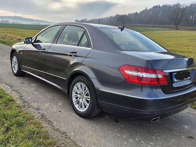 Gebraucht Mercedes E300 Elegance 231 PS (169 kW) 2011 Grau Limousine