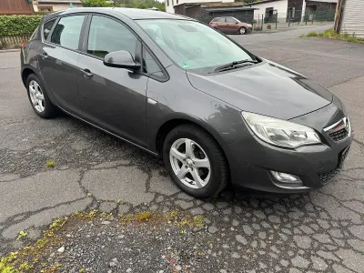 Gebraucht Opel Astra 120 PS (88 kW) 2010 Grau Limousine