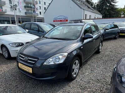 Gebraucht Kia Ceed Attract 109 PS (80 kW) 2009 Grau Kleinwagen