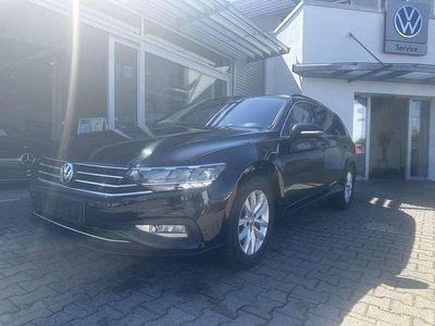 Gebraucht VW Passat Comfortline 150 PS (110 kW) 2020 Deep black perleffekt Kombi