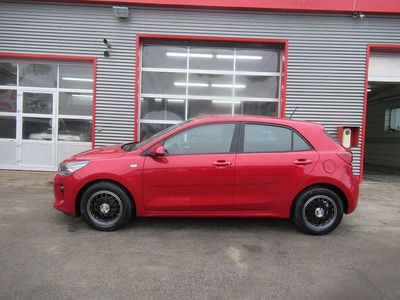 Gebraucht Kia Rio 84 PS (61 kW) 2018 Rot Limousine