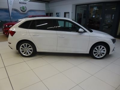 Gebraucht Skoda Scala Style 150 PS (110 kW) 2020 Weiß Kleinwagen