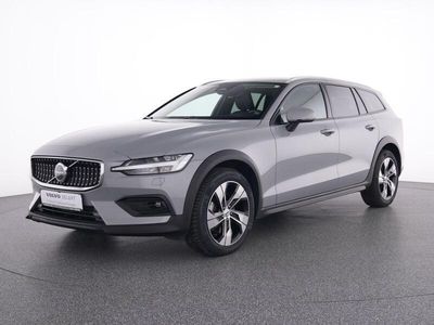 Gebraucht Volvo V60 CC Plus 197 PS (144 kW) 2024 Vapour grey / metallic Kombi