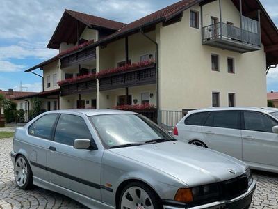 BMW 323 Compact