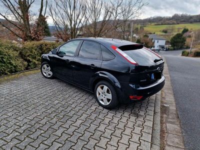 gebraucht Ford Focus Style schwarz 1.6 Benziner 4/5Türer Erstzl. 12/08