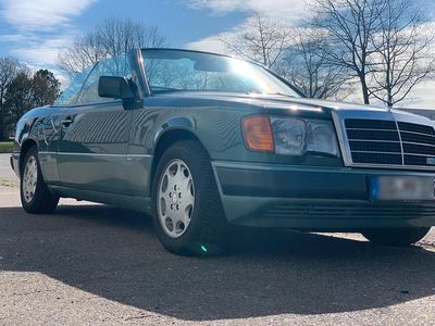 Usata Mercedes E300 Sportline 220 CV (161 kW) 1993 Verde Cabrio