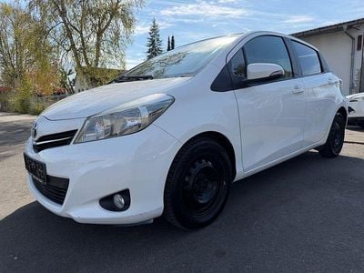 Usado Toyota Yaris Edition 99 HP (72 kW) 2013 Branco Citadino