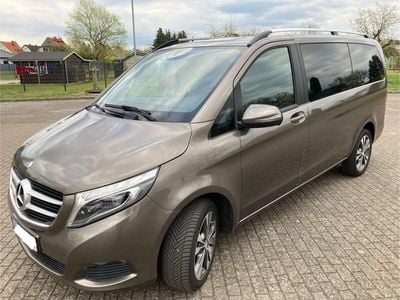Mercedes V220