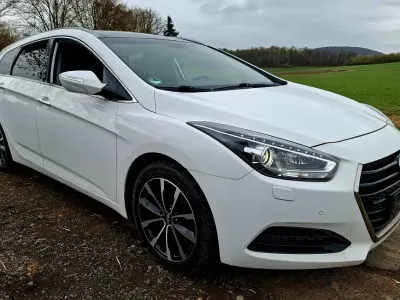 Gebraucht Hyundai i40 141 PS (103 kW) 2018 Weiß Kombi