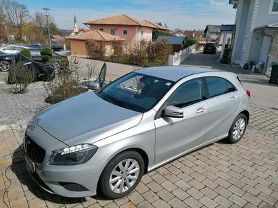 Gebraucht Mercedes A180 Style 122 PS (89 kW) 2013 Silber Limousine