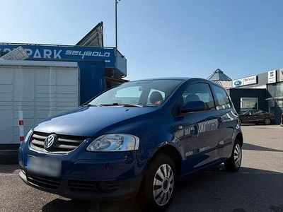 Gebraucht VW Fox 54 PS (39 kW) 2005 Blau Kleinwagen