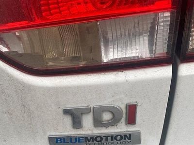 Gebraucht VW Golf VI 105 PS (77 kW) 2011 Weiß Kleinwagen