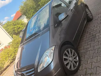 Gebraucht Mercedes A180 109 PS (80 kW) 2011 Grau Kleinwagen