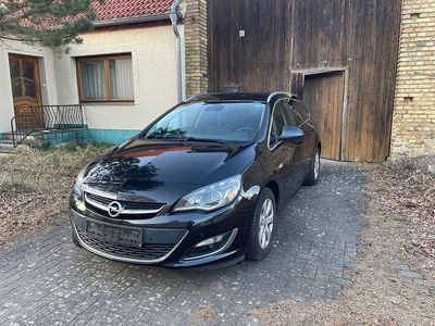 Gebraucht Opel Astra Exklusiv 140 PS (102 kW) 2014 Schwarz Kombi
