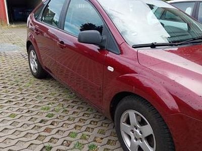 Rot Gebraucht 2005 Ford Focus Kombi | 1.399 € (Fairer Preis)