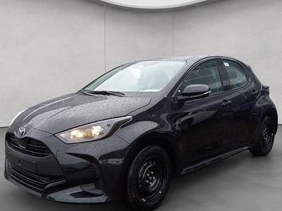 Neu Toyota Yaris Hybrid Business Edition 116 PS (85 kW) 2025 Schwarz Limousine