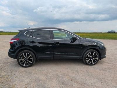 Second-hand Nissan Qashqai Tekna 163 CP (119 kW) 2017 Negru SUV