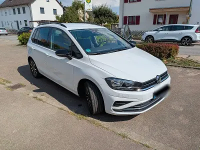 Gebraucht VW Golf Sportsvan IQ Drive 116 PS (85 kW) 2019 Weiß Van / Kleinbus