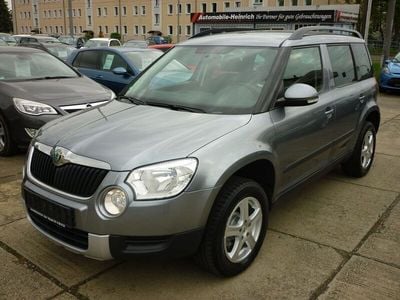 Platingrau metallic Gebraucht 2012 Skoda Yeti Plus Edition SUV | 7.500 € (Etwas zu teuer)