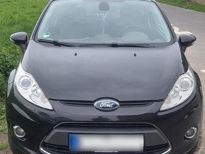 Usata Ford Fiesta 82 CV (60 kW) 2010 Nero Berlina