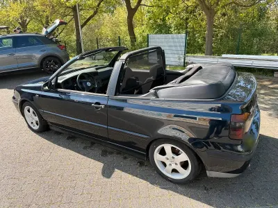 Occasion VW Golf Cabriolet 101 ch (74 kW) 1998 Bleue Cabriolet