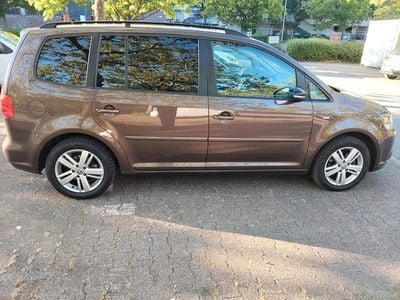 Braun Gebraucht 2012 VW Touran Van / Kleinbus | 6.200 € (Guter Preis)