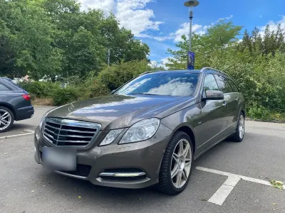 Gebraucht Mercedes E350 Avantgarde 306 PS (225 kW) 2012 Grau Kombi