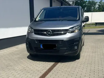Gebraucht Opel Vivaro-e Combi 120 PS (88 kW) 2023 Silber Van / Kleinbus