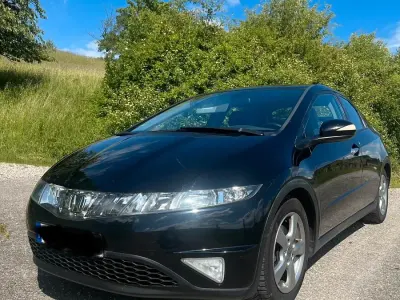 Käytetty Honda Civic 83 HP (61 kW) 2007 Musta Viistoperä
