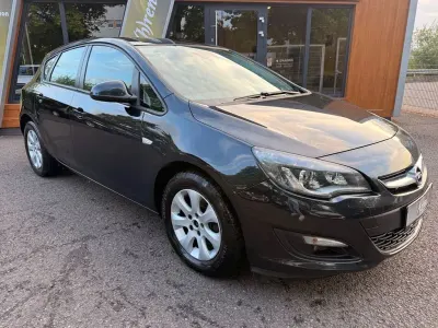 Gebraucht Opel Astra Selection 136 PS (100 kW) 2015 Schwarz Kombi
