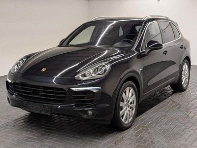 Gebraucht Porsche Cayenne 262 PS (192 kW) 2016 Tiefschwarzmet. SUV