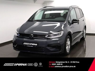 Delfingrau metallic Gebraucht 2024 VW Touran Highline Van / Kleinbus | 56.900 €