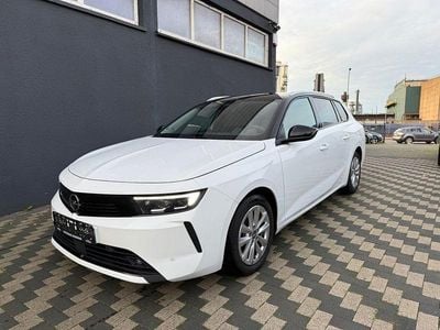 Weiß Gebraucht 2023 Opel Astra Elegance Kombi | 19.950 € (Guter Preis)