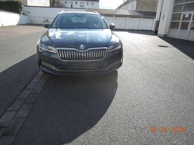 Gebraucht Skoda Superb Style 190 PS (139 kW) 2019 Blau Kombi
