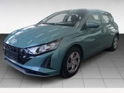 Gebraucht Hyundai i20 Select 101 PS (74 kW) 2025 Gruen Kleinwagen