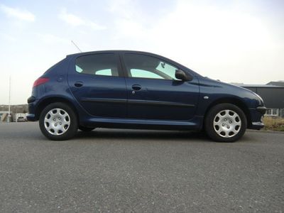 Gebraucht Peugeot 206 Filou 68 PS (50 kW) 2008 Blau metallic Kleinwagen