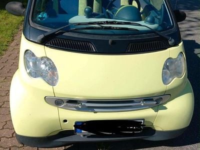 Gelb Gebraucht 2000 Smart ForTwo Cabrio Cabrio | 2.000 €