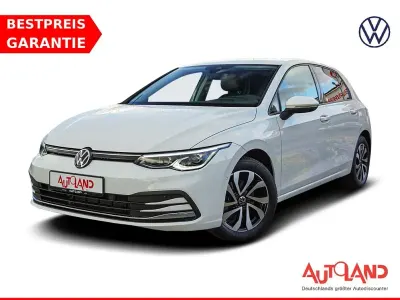 Second-hand VW Golf VIII Active 150 CP (110 kW) 2023 Alb Berlinǎ