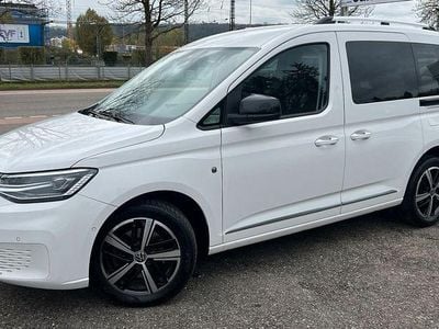 Begagnad VW Caddy Style 122 HK (89 kW) 2022 Vit Minibuss