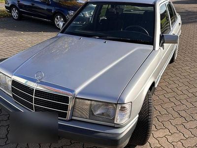 Gebraucht Mercedes 190 122 PS (89 kW) 1991 Silber Limousine